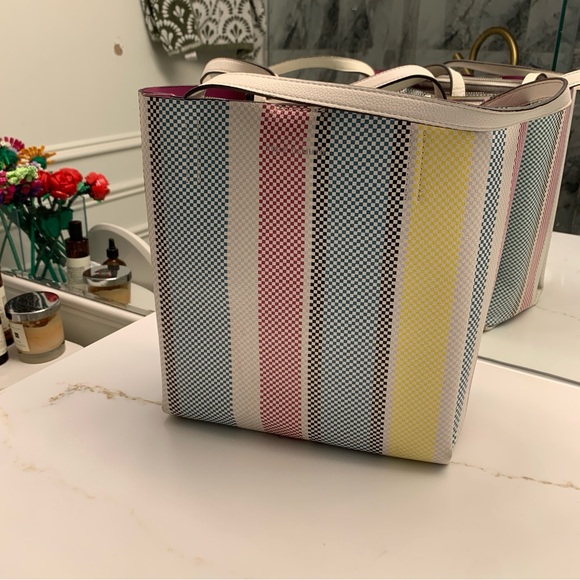 Vince Camuto Handbags - Vince Cammuto Tote Bag